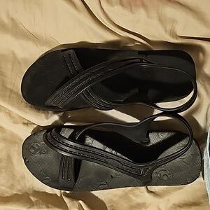 Black old school flojos size 10